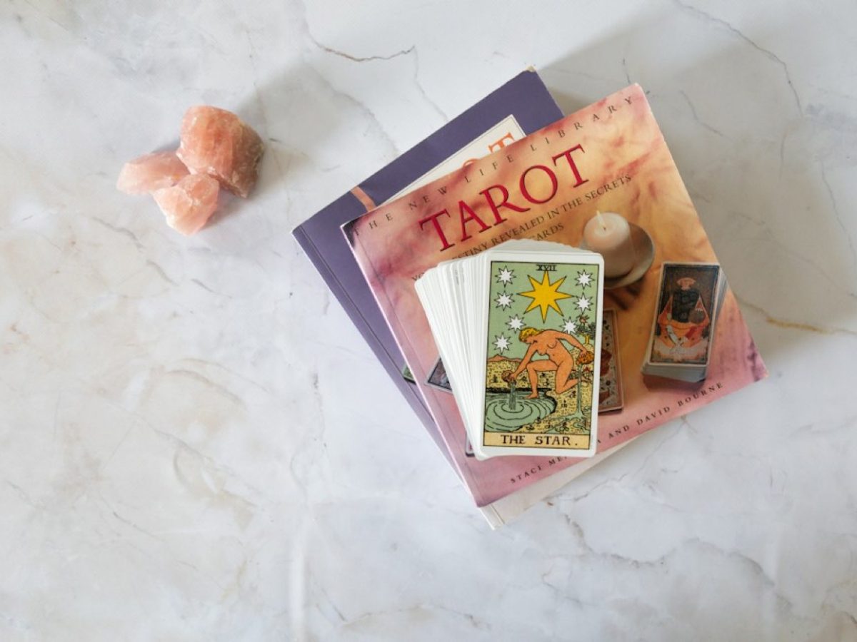 Le Mat du Tarot : symboles, iconographie et sens