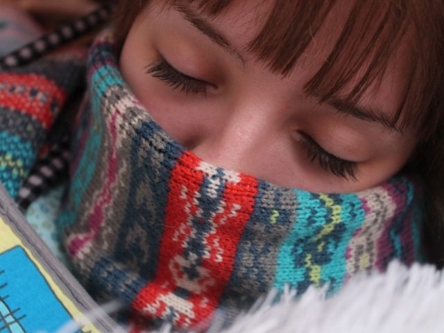Fatigue hivernale : les erreurs qui sabotent votre sommeil réparateur