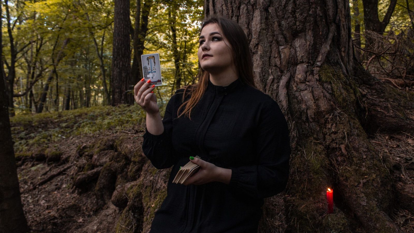 Le tarot, nouvel allié bien-être des célébrités en quête de sens