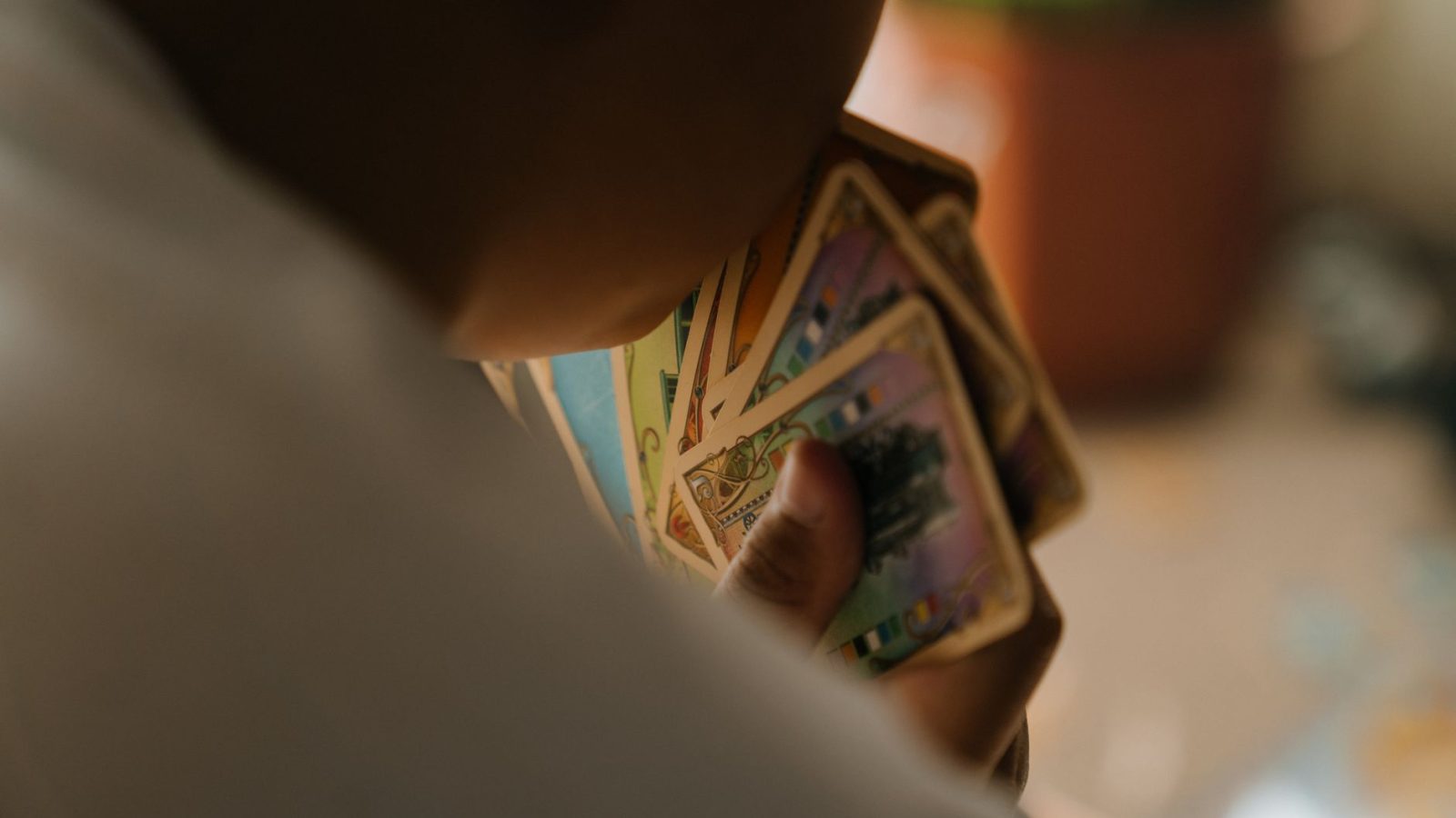 Tournois de tarot à Locmaria : les stratégies pour sortir du lot